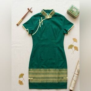 🌿 VINTAGE 100% PURE SILK Emerald Qipao Dress 🌿 Size Small
